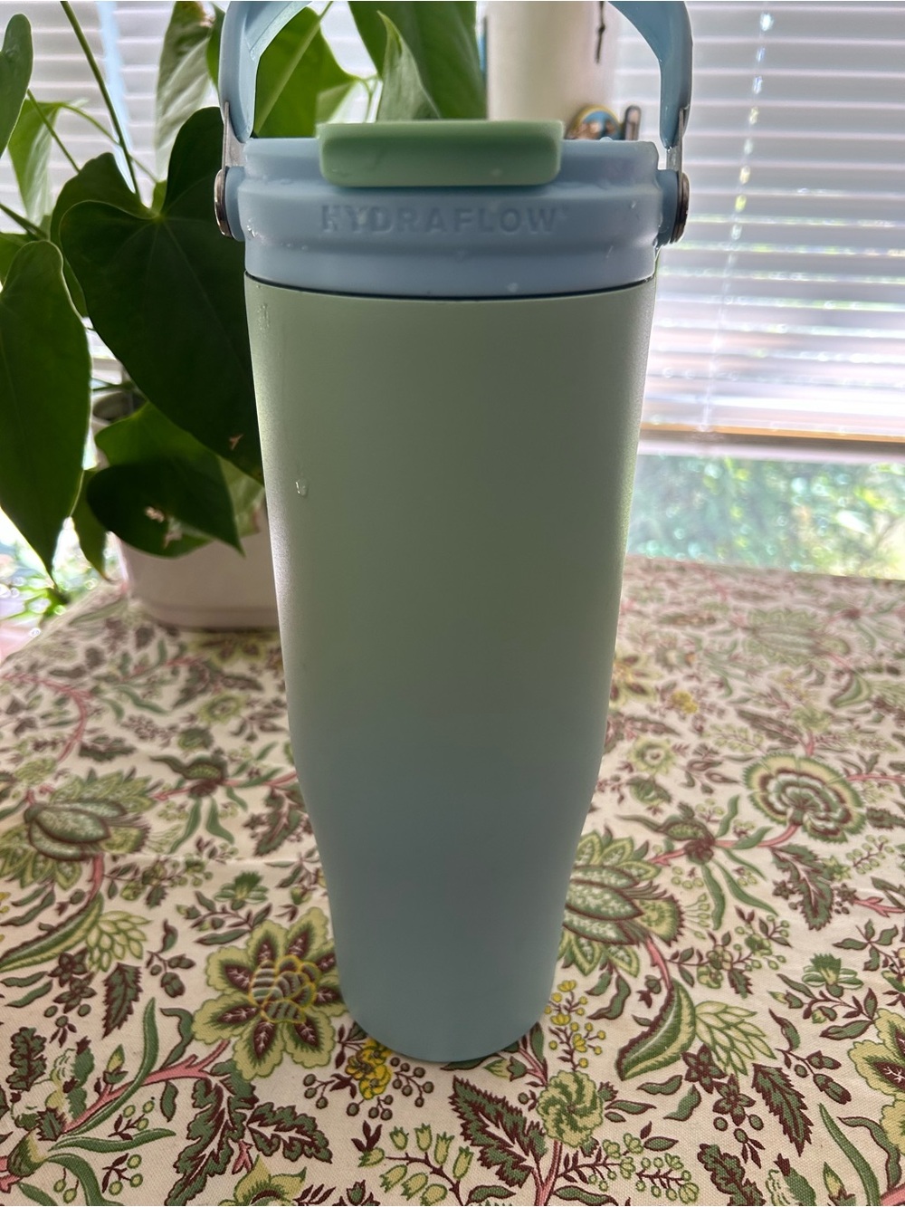 Hydraflow Flask Mint Green Tumbler with Light Blue Lid 40oz